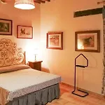 Апартаменты Charming House In Tuscany With Pool & Views Совичилле
