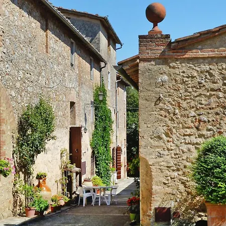 Charming House In Tuscany With Pool & Views Апартаменты *